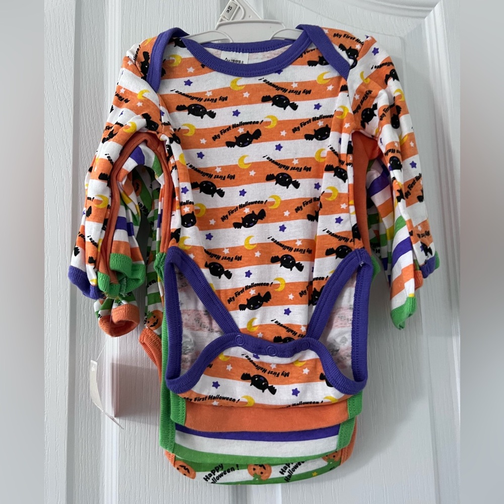 NWT Halloween long sleeve set of 4 by One Potato 2. 💯 % cotton 0-3